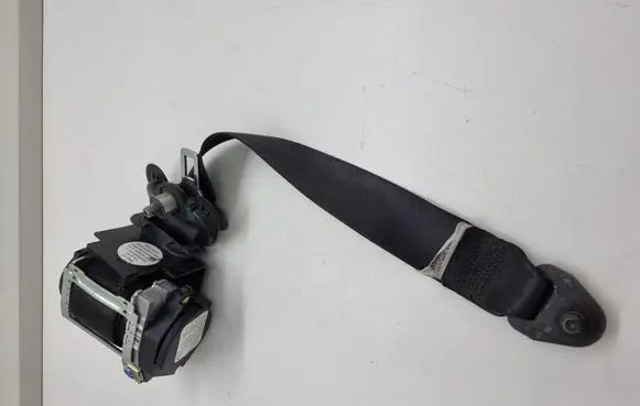 Front seatbelt buckle