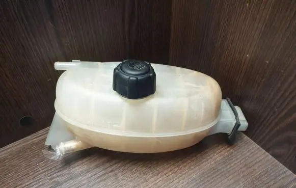 Nissan Primastar Coolant expansion tank/reservoir 7700312900