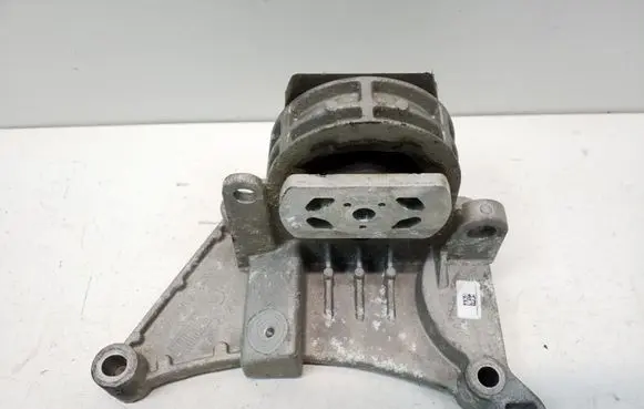 Fiat Punto (188) Engine mount bracket