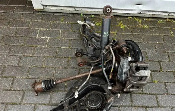 Lexus RX 450H Stub axle 