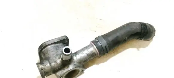 Audi A4 S4 B5 8D Engine coolant pipe/hose 038121133A
