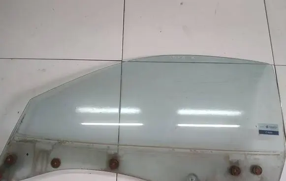 Toyota Celica T200 Front door window glass four-door AS2