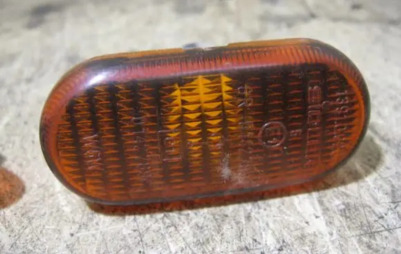 Renault Laguna I Front fender indicator light