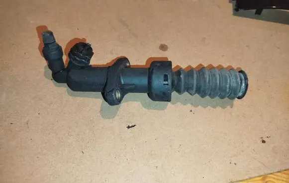 Peugeot 407 Clutch slave cylinder PA66GF35