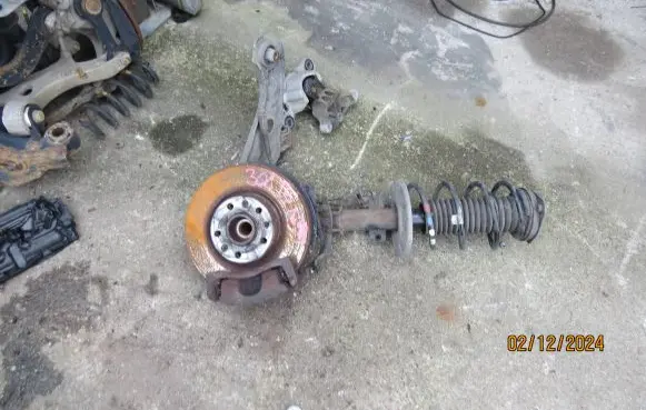 Peugeot 308 Front wheel hub spindle knuckle