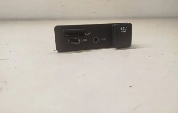 Land Rover Discovery Sport USB socket connector FK7219C166BD