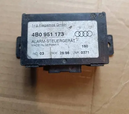 Audi A6 S6 C5 4B Alarm control unit/module 4B0951173