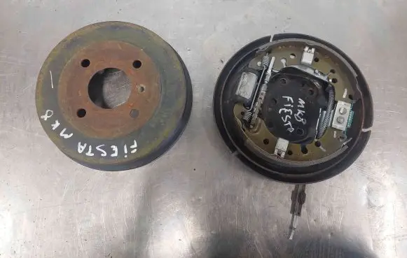 Ford Fiesta Drum brake (rear) 112670823 DOVHC M4XD1A204