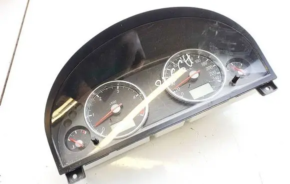 Ford Mondeo Mk III Speedometer (instrument cluster) 1s7f10849jf 1s7f-10849-jf