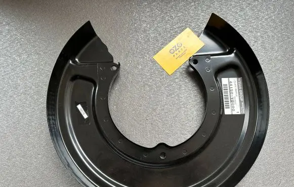 Nissan Patrol Y61 Rear brake disc plate dust cover 44150VB000