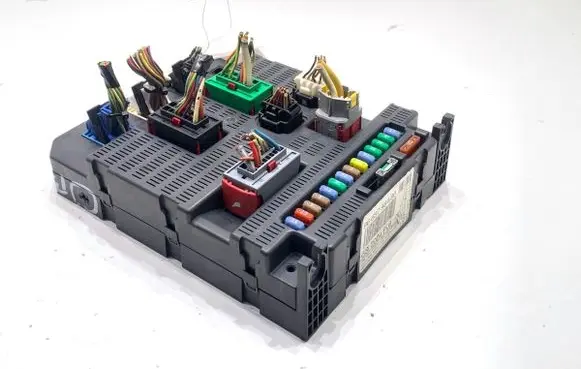 Peugeot 207 Other control units/modules 9663798480