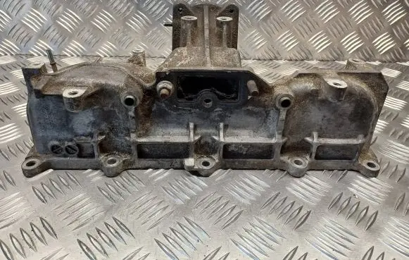 Toyota Avensis T270 Intake manifold 100722Z A07297
