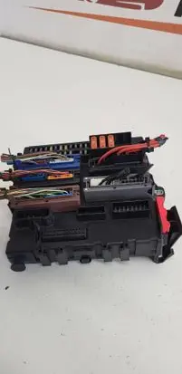 Opel Signum Fuse module 13112909 519044036 00157905