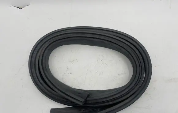 Porsche 911 Rubber seal front door window/glass 91150411102 C012003A4