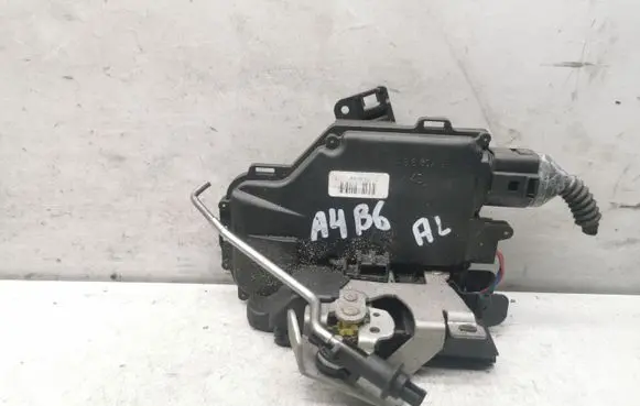Audi A4 S4 B6 8E 8H Rear door lock 8E0839016C