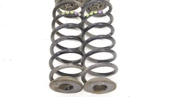 Volkswagen PASSAT B7 Front coil spring 5781240