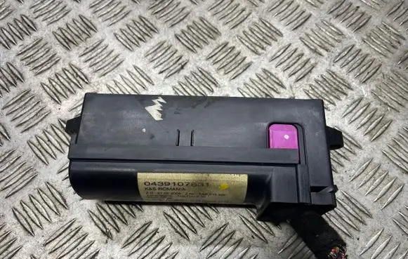 Volkswagen Touran I Fuse box set 710710E50 0439107831 TAB016460