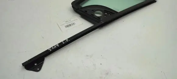 Peugeot Partner Front door window glass four-door