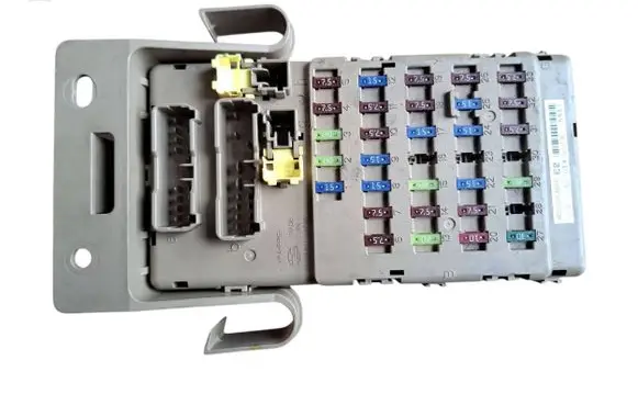 Subaru Outback Fuse module 82201AJ000