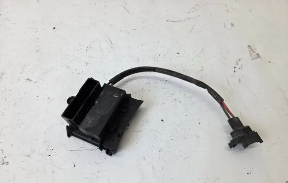 Saab 9-3 Ver2 Coolant fan relay 1379151