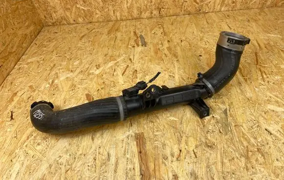 Volvo V40 Intercooler hose/pipe 31657753 31686412 31657738