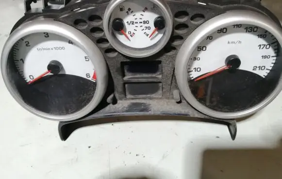 Peugeot 207 Speedometer (instrument cluster) 9662904780