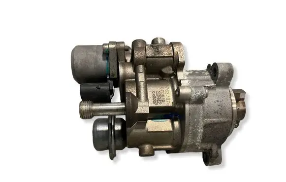 BMW 3 E92 E93 Fuel injection high pressure pump 7613933