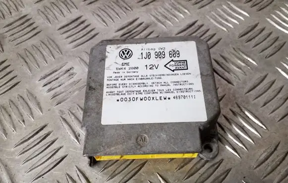 Volkswagen Golf IV Airbag control unit/module 1J0909609