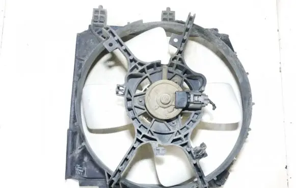 Mazda Premacy Radiator cooling fan shroud