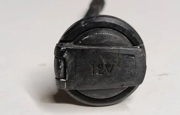 Hyundai i30 Cigarette lighter front 2FAW588