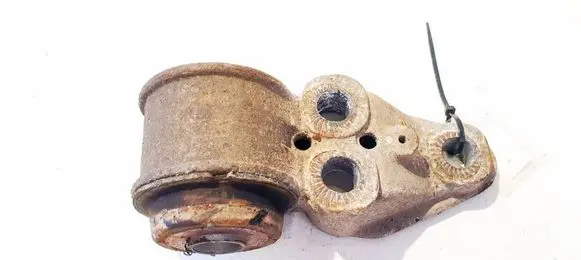 Volkswagen PASSAT B5.5 Rear axle beam mounts housing 
