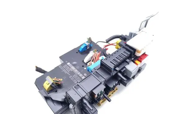 Mercedes-Benz C AMG W204 Fuse module 2049060405 2045458732 2129028502