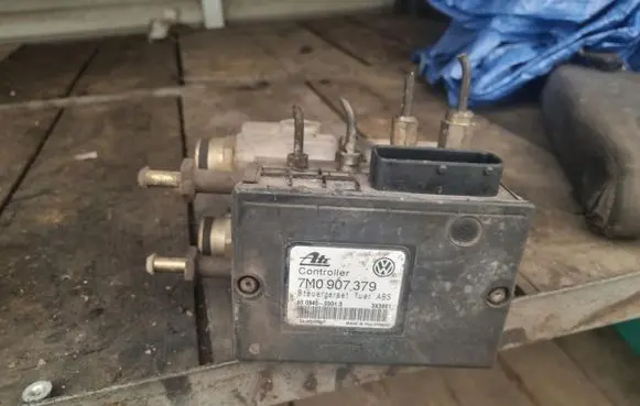 Volkswagen Sharan ABS Pump 7M0907379