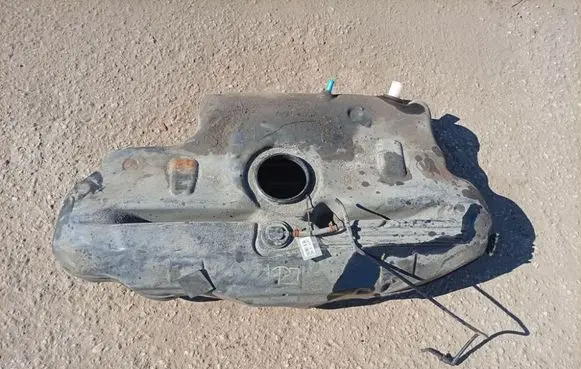 Toyota Avensis T250 Fuel tank 7711102080