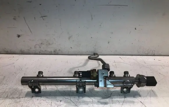 BMW 3 E90 E91 Fuel main line pipe 7537319