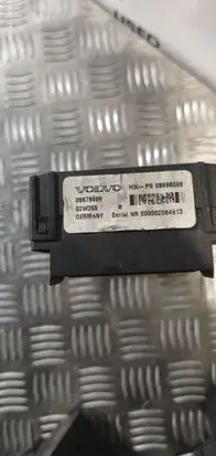 Volvo XC70 Fuse module 08679899