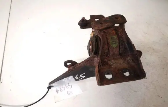 Toyota Avensis T250 Engine mount bracket