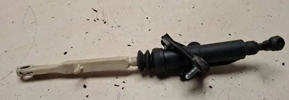 Volvo S60 Clutch master cylinder 8636540