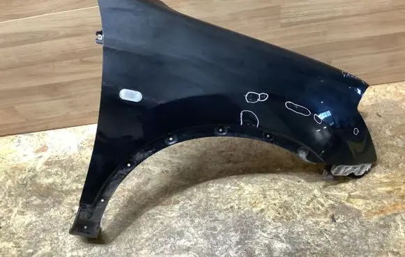 Nissan Qashqai+2 Fender