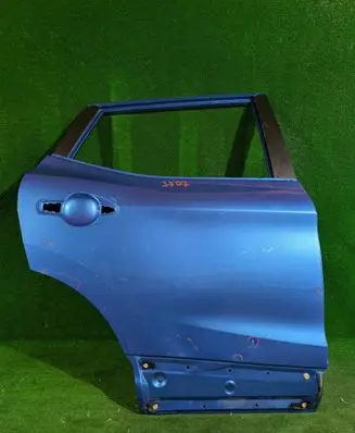 Nissan Qashqai Rear door