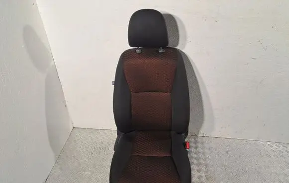 Toyota Verso Front passenger seat 714300F260B2 710710F030B2 719100F030B1