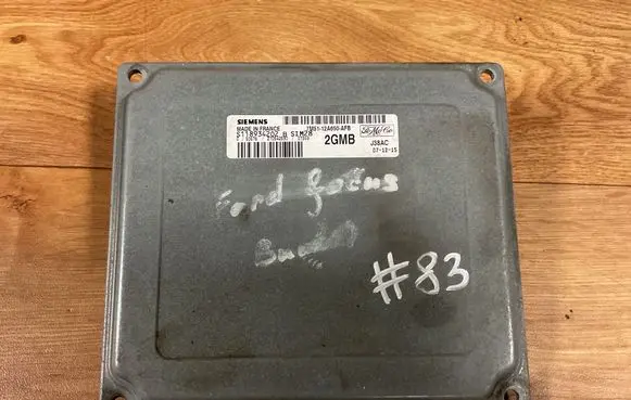 Ford Focus Engine control unit/module 7M5112A650AFB S118934202