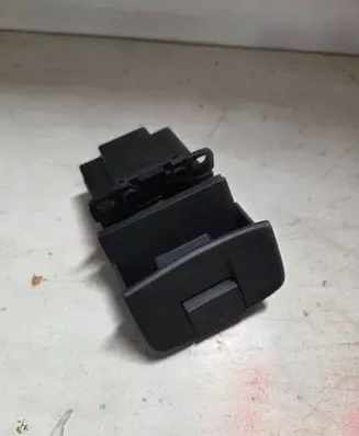 Renault Espace - Grand espace IV Hand parking brake switch 8200550545