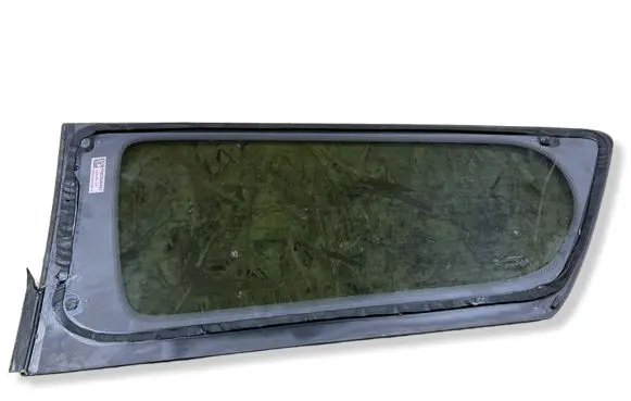 Chrysler Pacifica Rear side window P68238494AC