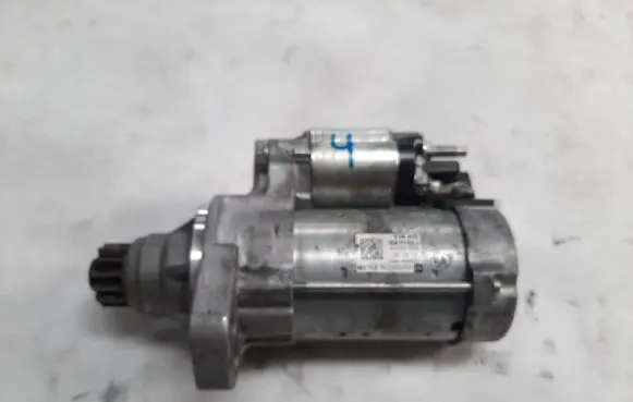 Volkswagen Golf VII Starter motor 02M911024J