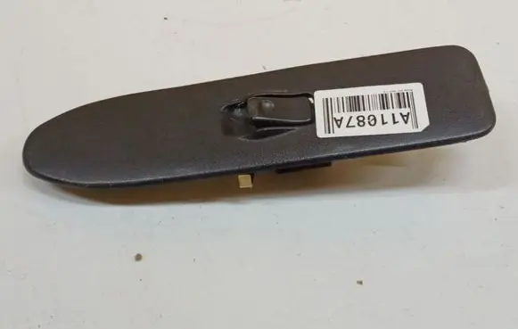 Mazda 323 Electric window control switch LB824581E