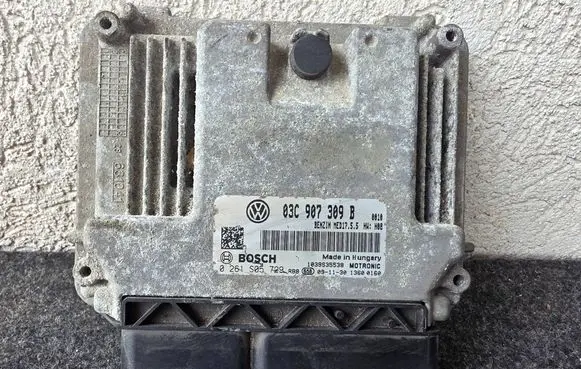 Volkswagen Golf VI Engine control unit/module 03C907309B