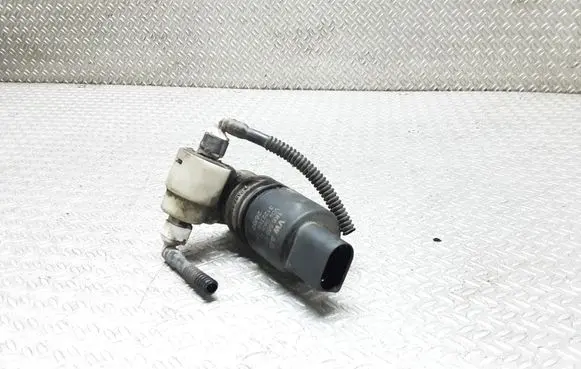 Volkswagen Polo IV 9N3 Windscreen/windshield washer pump 1K6955651