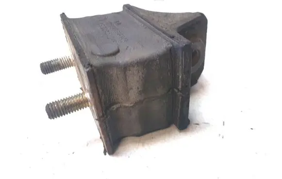 Volkswagen II LT Engine mount bracket 742646S1