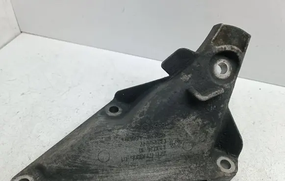 BMW 7 E65 E66 Engine mounting bracket 22116770005 6770005 13807410